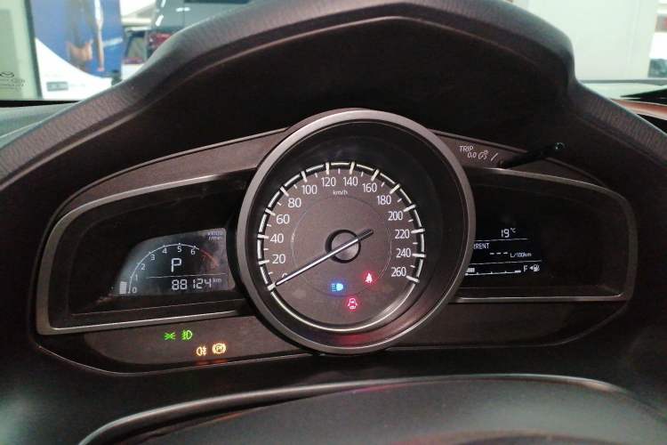 Used Mazda 3 Axela 2019 Cloud-Controlled Version Sedan 1.5L Automatic Luxury Trim China V Standard Instrument Cluster