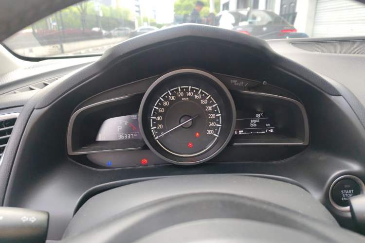 Used Mazda 3 Axela 2019 Cloud-Controlled Version Sedan 2.0L Automatic Luxury Trim China VI Standard Instrument Cluster