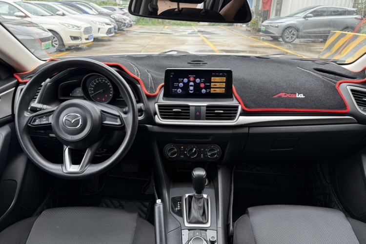 Used Mazda 3 Axela 2019 Cloud-Controlled Version Sedan 1.5L Automatic Comfort Trim China VI Standard Interior 2