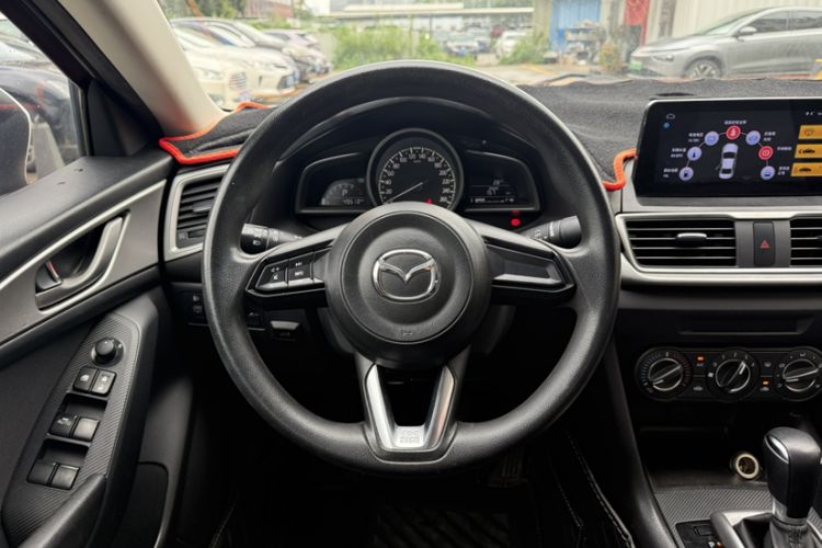 Used Mazda 3 Axela 2019 Cloud-Controlled Version Sedan 1.5L Automatic Comfort Trim China VI Standard Interior 3