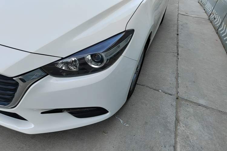 Used Mazda 3 Axela 2019 Cloud-Controlled Version Sedan 1.5L Automatic Comfort Trim China VI Standard Left Front Headlight