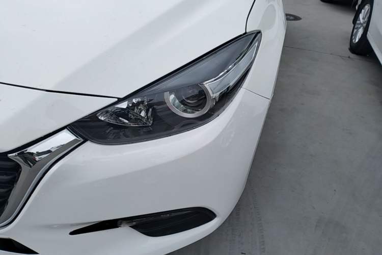 Used Mazda 3 Axela 2019 Cloud-Controlled Version Hatchback 1.5L Automatic Comfort Model Emission Standard China V Left Front Headlight