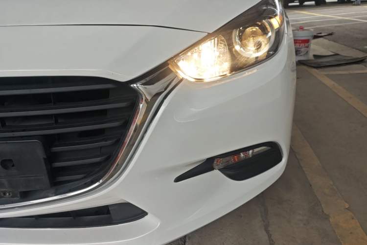 Used Mazda 3 Axela 2019 Cloud-Controlled Version Sedan 1.5L Automatic Comfort Trim China VI Standard Left Front Headlight