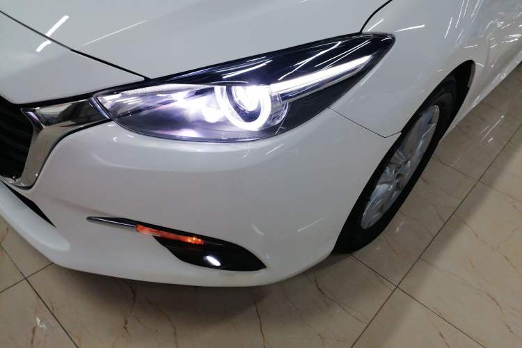 Used Mazda 3 Axela 2019 Cloud-Controlled Version Sedan 1.5L Automatic Luxury Trim China V Standard Left Front Headlight