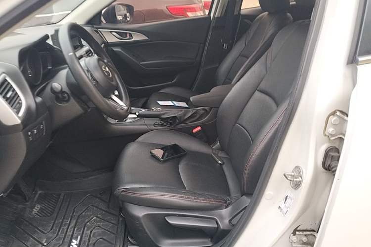 Used Mazda 3 Axela 2019 Cloud-Controlled Version Sedan 1.5L Automatic Comfort Trim China VI Standard Left Front Seat
