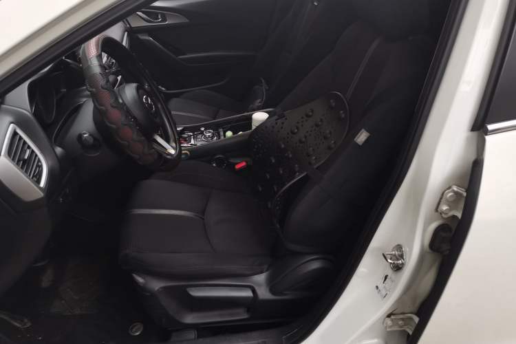 Used Mazda 3 Axela 2019 Cloud-Controlled Version Sedan 1.5L Automatic Luxury Trim China V Standard Left Front Seat