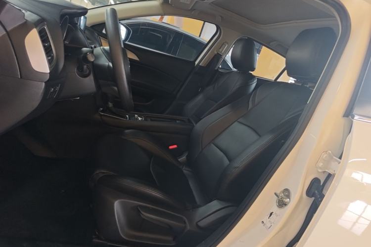 Used Mazda 3 Axela 2019 Cloud-Controlled Sedan 1.5L Automatic Luxury Model China VI Standard Left Front Seat