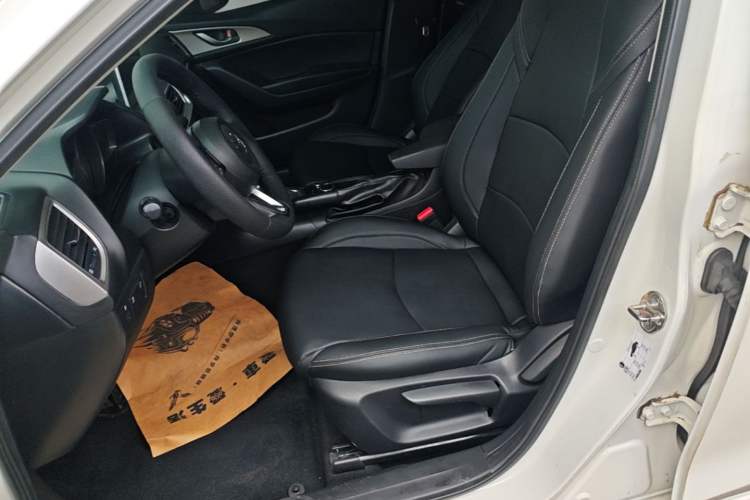 Used Mazda 3 Axela 2019 Cloud-Controlled Version Sedan 1.5L Automatic Comfort Trim China VI Standard Left Front Seat
