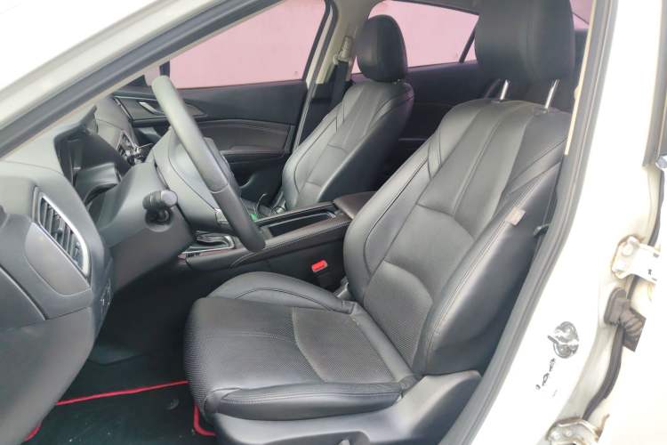 Used Mazda 3 Axela 2019 Cloud-Controlled Version Sedan 2.0L Automatic Luxury Trim China VI Standard Left Front Seat