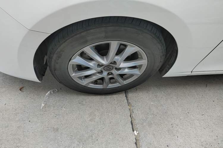 Used Mazda 3 Axela 2019 Cloud-Controlled Version Sedan 1.5L Automatic Comfort Trim China VI Standard Left Front Wheel Hub