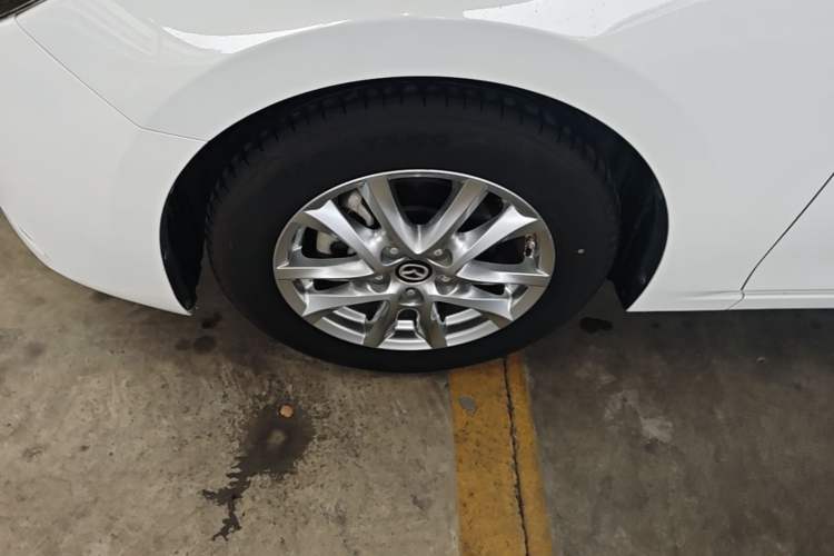 Used Mazda 3 Axela 2019 Cloud-Controlled Version Sedan 1.5L Automatic Comfort Trim China VI Standard Left Front Wheel Hub