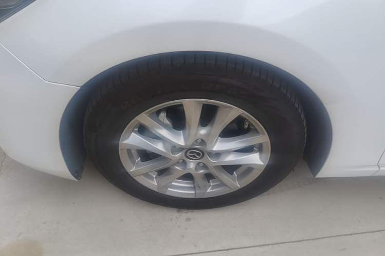 Used Mazda 3 Axela 2019 Cloud-Controlled Version Sedan 1.5L Automatic Comfort Trim China VI Standard Left Front Wheel Hub