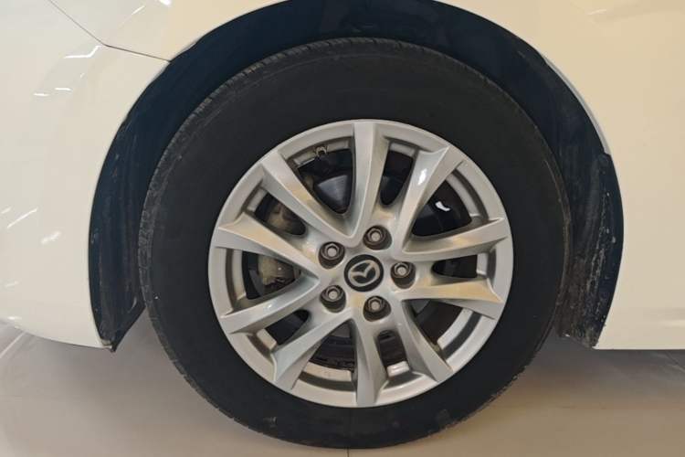 Used Mazda 3 Axela 2019 Cloud-Controlled Sedan 1.5L Automatic Luxury Model China VI Standard Left Front Wheel Hub