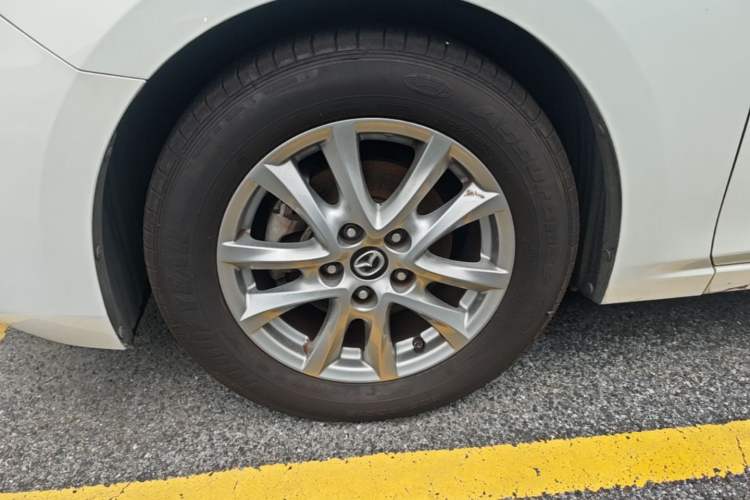 Used Mazda 3 Axela 2019 Cloud-Controlled Version Sedan 1.5L Automatic Comfort Trim China VI Standard Left Front Wheel Hub
