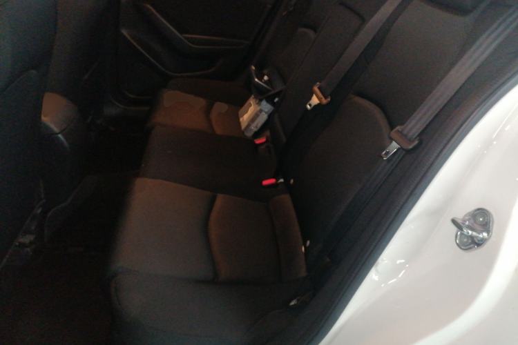 Used Mazda 3 Axela 2019 Cloud-Control Edition Hatchback 1.5L Automatic Comfort Model China VI Standard Left Rear Seat