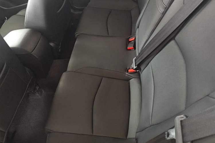 Used Mazda 3 Axela 2019 Cloud-Controlled Version Sedan 1.5L Automatic Comfort Trim China VI Standard Left Rear Seat