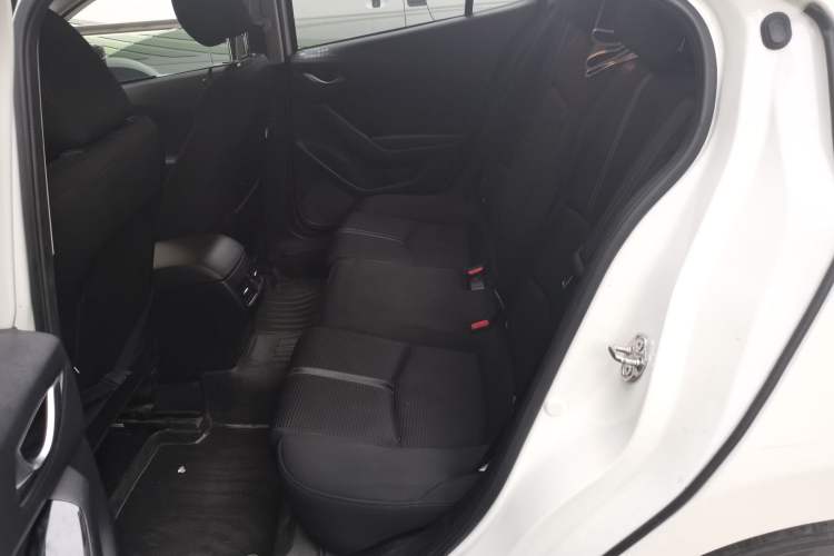 Used Mazda 3 Axela 2019 Cloud-Controlled Version Sedan 1.5L Automatic Luxury Trim China V Standard Left Rear Seat