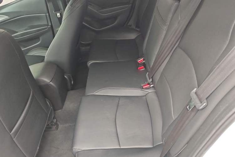 Used Mazda 3 Axela 2019 Cloud-Controlled Version Sedan 1.5L Automatic Comfort Trim China VI Standard Left Rear Seat
