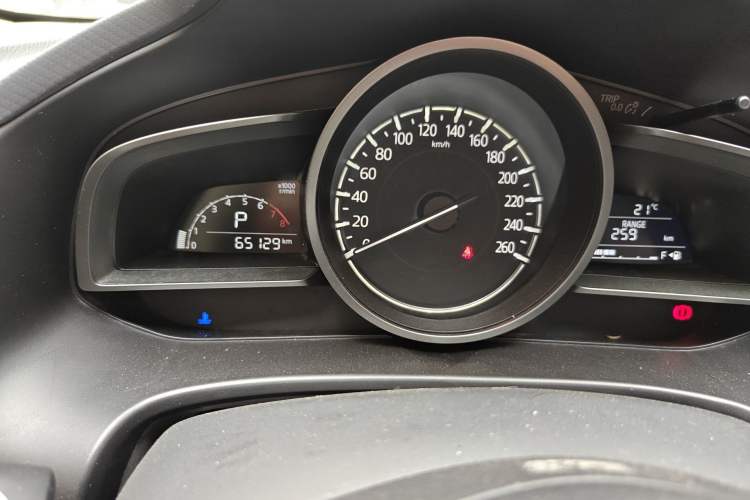 Used Mazda 3 Axela 2019 Cloud-Controlled Version Sedan 1.5L Automatic Comfort Trim China VI Standard Odometer Close Up