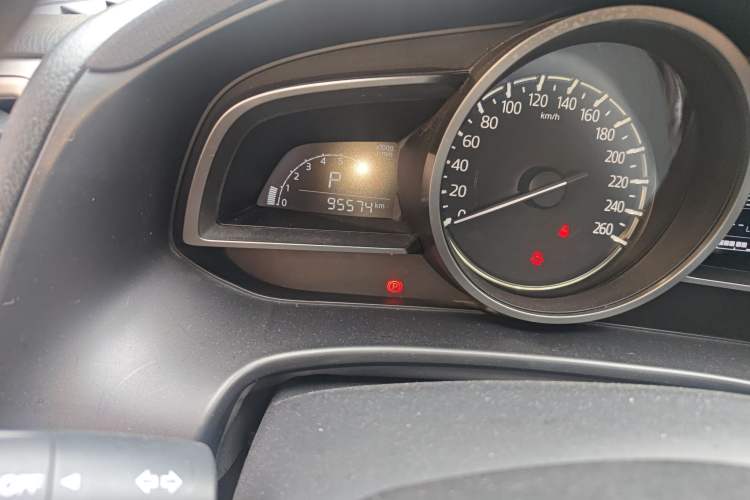 Used Mazda 3 Axela 2019 Cloud-Controlled Sedan 1.5L Automatic Luxury Model China VI Standard Odometer Close Up