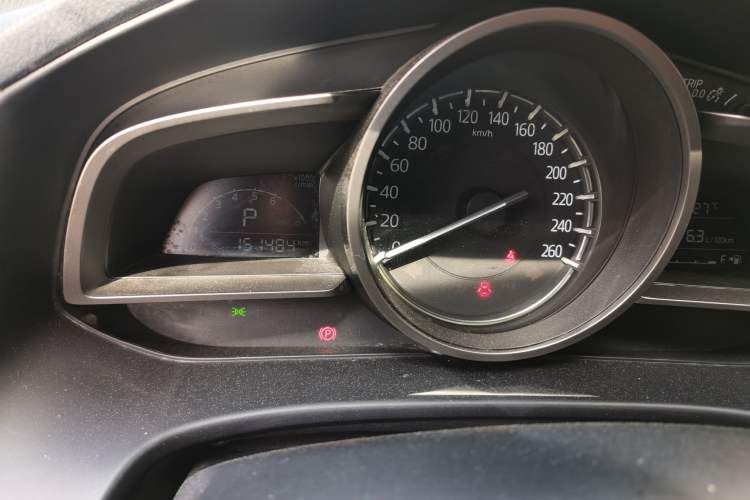 Used Mazda 3 Axela 2019 Cloud-Controlled Sedan 1.5L Automatic Luxury Model China VI Standard Odometer Close Up