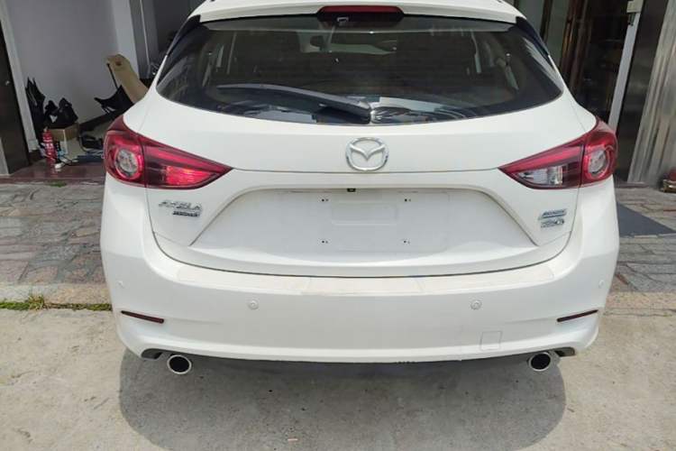 Used Mazda 3 Axela 2019 Cloud-Controlled Version Hatchback 2.0L Automatic Luxury Model China VI Standard Rear