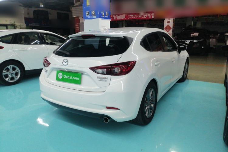Used Mazda 3 Axela 2019 Cloud-Control Edition Hatchback 1.5L Automatic Comfort Model China VI Standard Rear Right 45 Deg