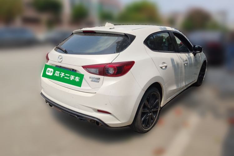 Used Mazda 3 Axela 2019 Cloud-Controlled Version Hatchback 2.0L Automatic Luxury Model China VI Standard Rear Right 45 Deg