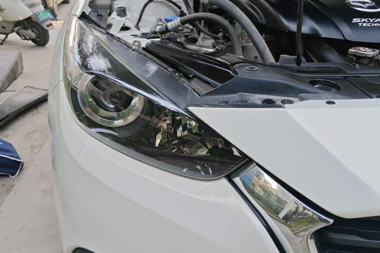 Used Mazda 3 Axela 2019 Cloud-Controlled Version Sedan 1.5L Automatic Comfort Trim China VI Standard Right Front Headlight