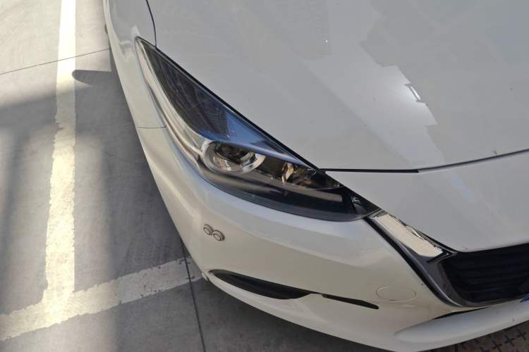 Used Mazda 3 Axela 2019 Cloud-Controlled Version Sedan 1.5L Automatic Comfort Trim China VI Standard Right Front Headlight