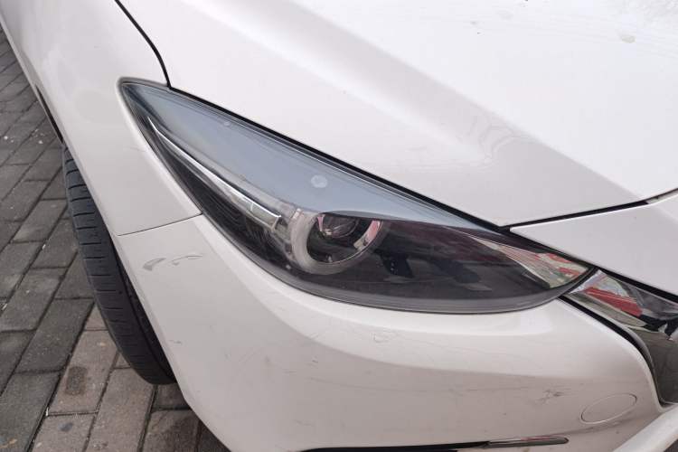 Used Mazda 3 Axela 2019 Cloud-Controlled Sedan 1.5L Automatic Luxury Model China VI Standard Right Front Headlight