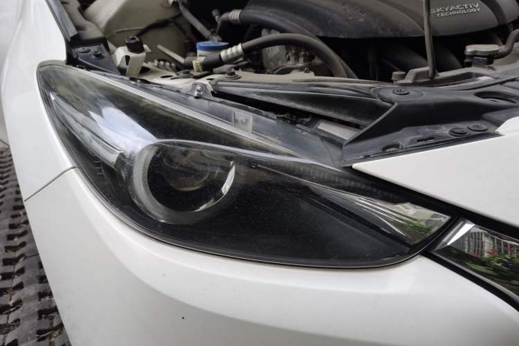 Used Mazda 3 Axela 2019 Cloud-Controlled Version Sedan 1.5L Automatic Luxury Trim China V Standard Right Front Headlight