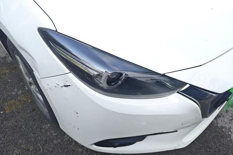 Used Mazda 3 Axela 2019 Cloud-Controlled Sedan 1.5L Automatic Luxury Model China VI Standard Right Front Headlight