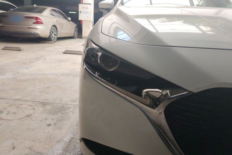 Used Mazda 3 Axela 2019 Cloud-Controlled Version Sedan 1.5L Automatic Luxury Trim China VI Standard Right Front Headlight