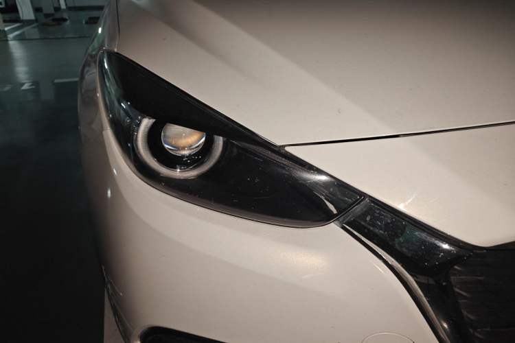 Used Mazda 3 Axela 2019 Cloud-Controlled Sedan 1.5L Automatic Luxury Model China VI Standard Right Front Headlight
