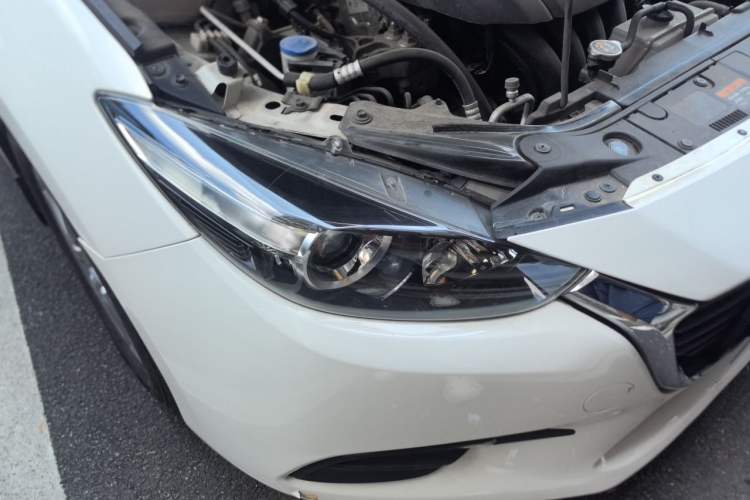 Used Mazda 3 Axela 2019 Cloud-Controlled Version Sedan 1.5L Automatic Comfort Trim China V Standard Right Front Headlight