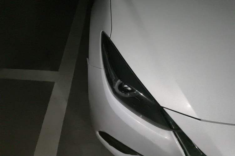 Used Mazda 3 Axela 2019 CloudControl Edition Hatchback 2.0L Automatic Sport Model China VI Standard Right Front Headlight