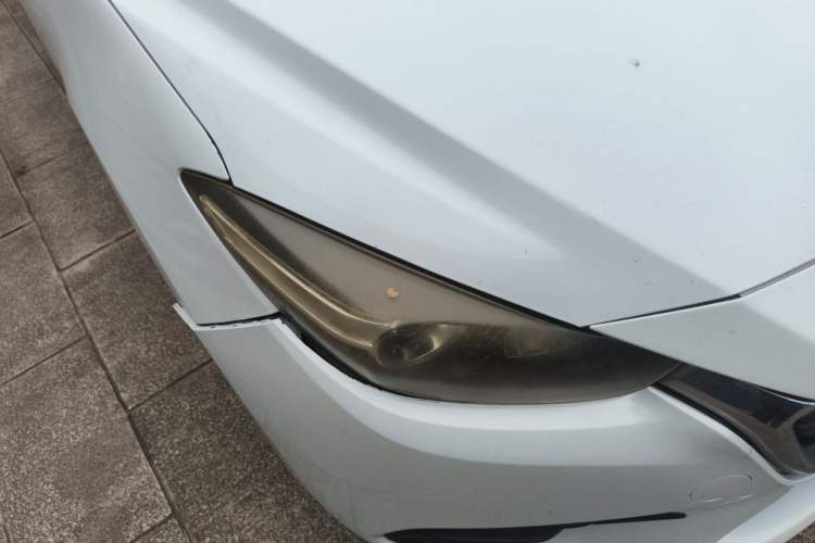 Used Mazda 3 Axela 2019 Cloud-Controlled Version Sedan 1.5L Automatic Comfort Trim China VI Standard Right Front Headlight