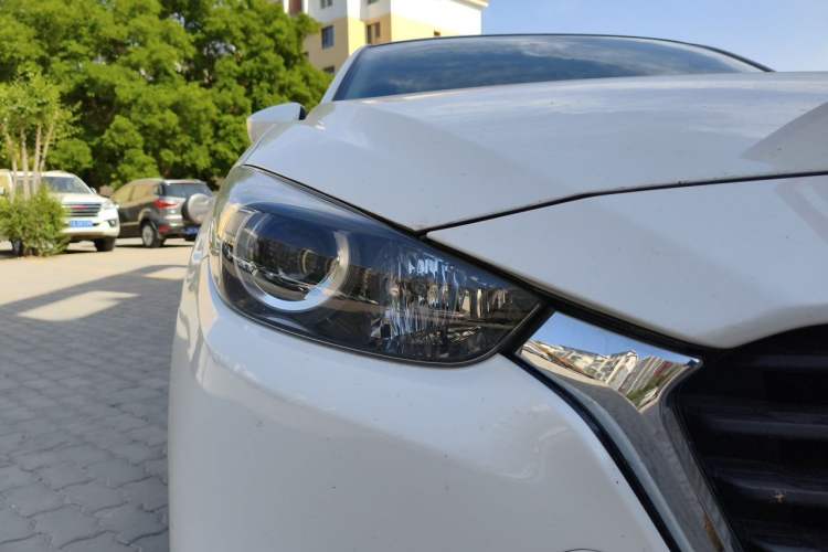 Used Mazda 3 Axela 2019 Cloud-Controlled Version Sedan 1.5L Automatic Comfort Trim China VI Standard Right Front Headlight