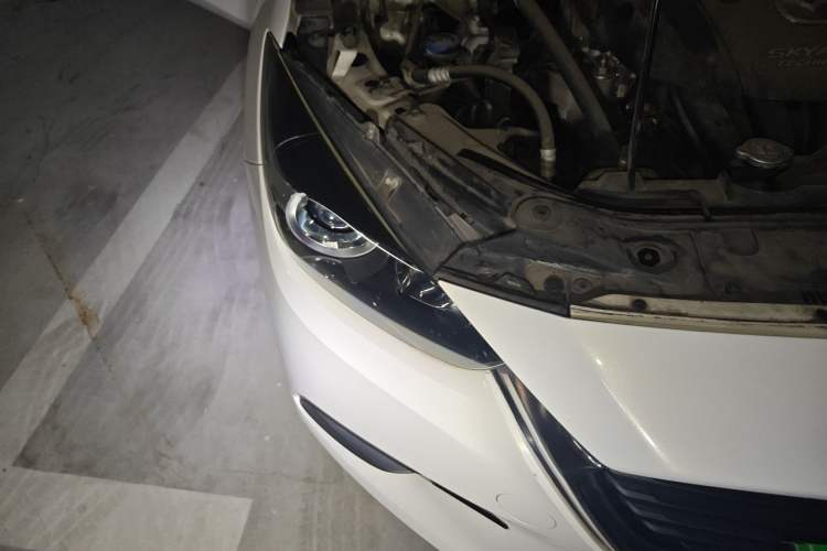 Used Mazda 3 Axela 2019 Cloud-Controlled Version Sedan 1.5L Automatic Comfort Trim China VI Standard Right Front Headlight