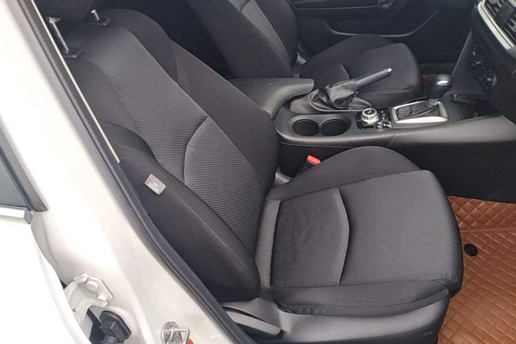 Used Mazda 3 Axela 2019 Cloud-Controlled Version Hatchback 1.5L Automatic Comfort Model Emission Standard China V Right Front Seat