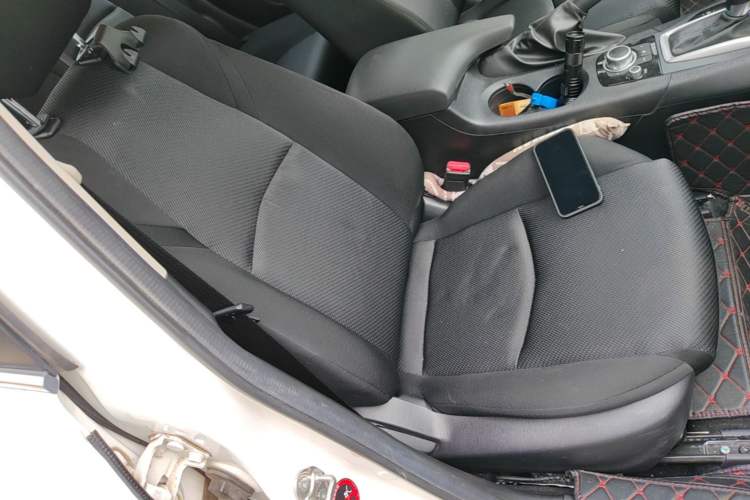 Used Mazda 3 Axela 2019 Cloud-Controlled Version Sedan 1.5L Automatic Comfort Trim China VI Standard Right Front Seat