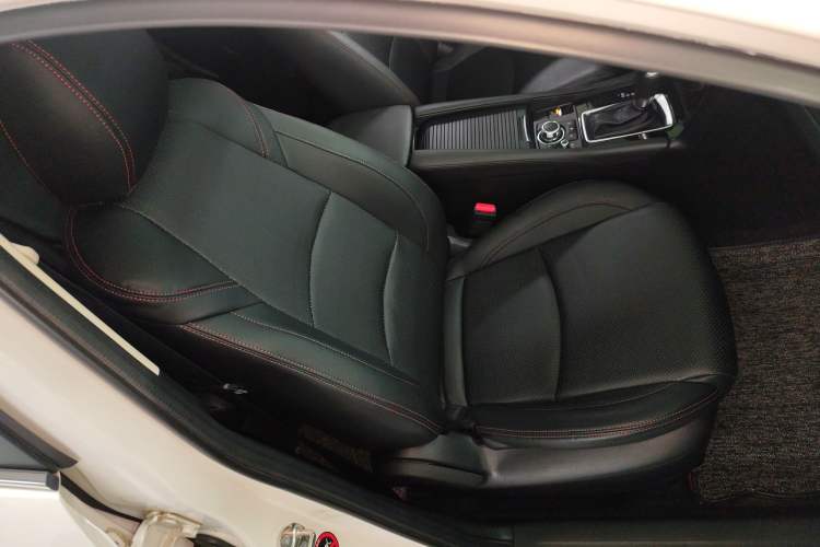 Used Mazda 3 Axela 2019 Cloud-Controlled Sedan 1.5L Automatic Luxury Model China VI Standard Right Front Seat