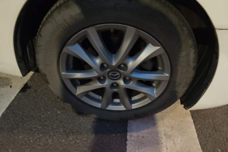 Used Mazda 3 Axela 2019 Cloud-Controlled Version Sedan 1.5L Automatic Luxury Trim China V Standard Right Front Wheel Hub