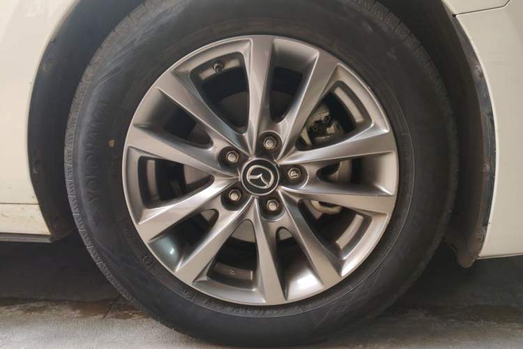 Used Mazda 3 Axela 2019 Cloud-Controlled Version Sedan 1.5L Automatic Luxury Trim China VI Standard Right Front Wheel Hub