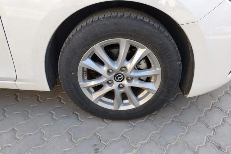 Used Mazda 3 Axela 2019 Cloud-Controlled Version Sedan 1.5L Automatic Comfort Trim China VI Standard Right Front Wheel Hub