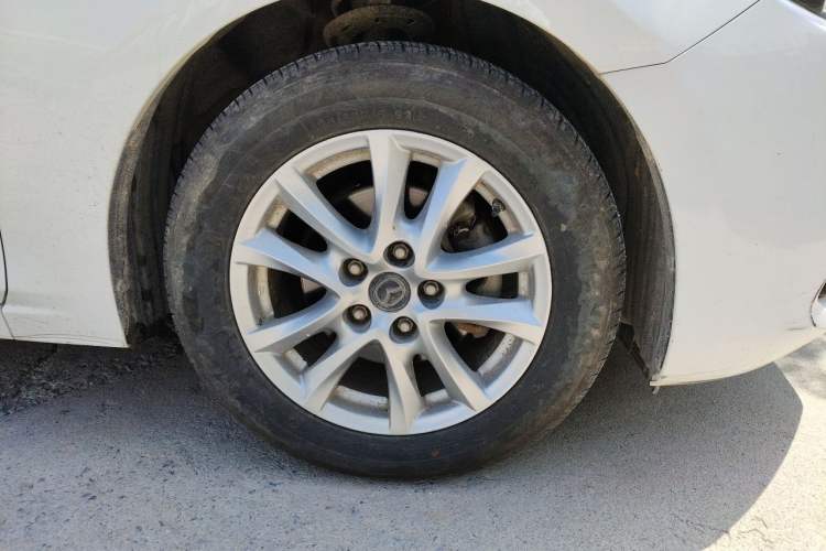 Used Mazda 3 Axela 2019 Cloud-Controlled Sedan 1.5L Automatic Luxury Model China VI Standard Right Front Wheel Hub