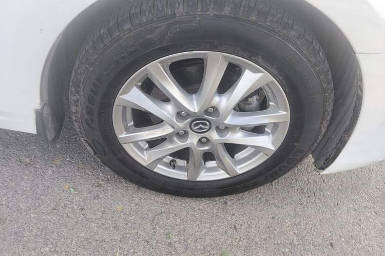 Used Mazda 3 Axela 2019 Cloud-Controlled Version Sedan 1.5L Automatic Comfort Trim China VI Standard Right Front Wheel Hub