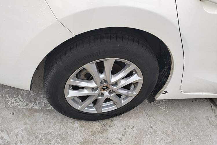 Used Mazda 3 Axela 2019 Cloud-Controlled Version Sedan 1.5L Automatic Comfort Trim China VI Standard Right Rear Wheel Hub