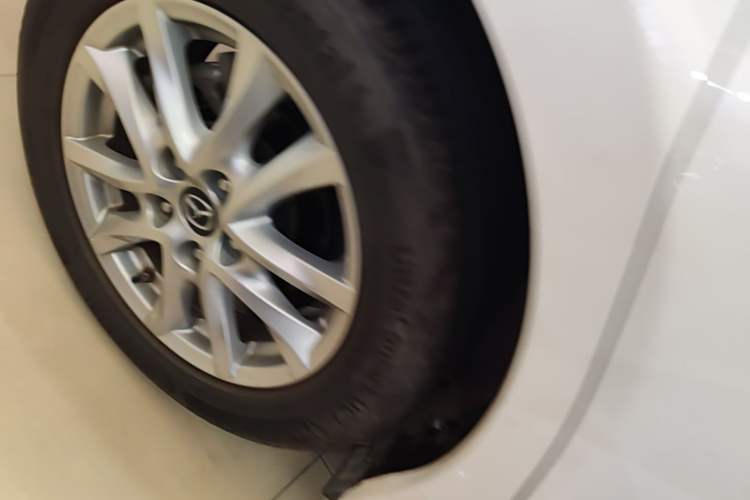Used Mazda 3 Axela 2019 Cloud-Controlled Sedan 1.5L Automatic Luxury Model China VI Standard Right Rear Wheel Hub
